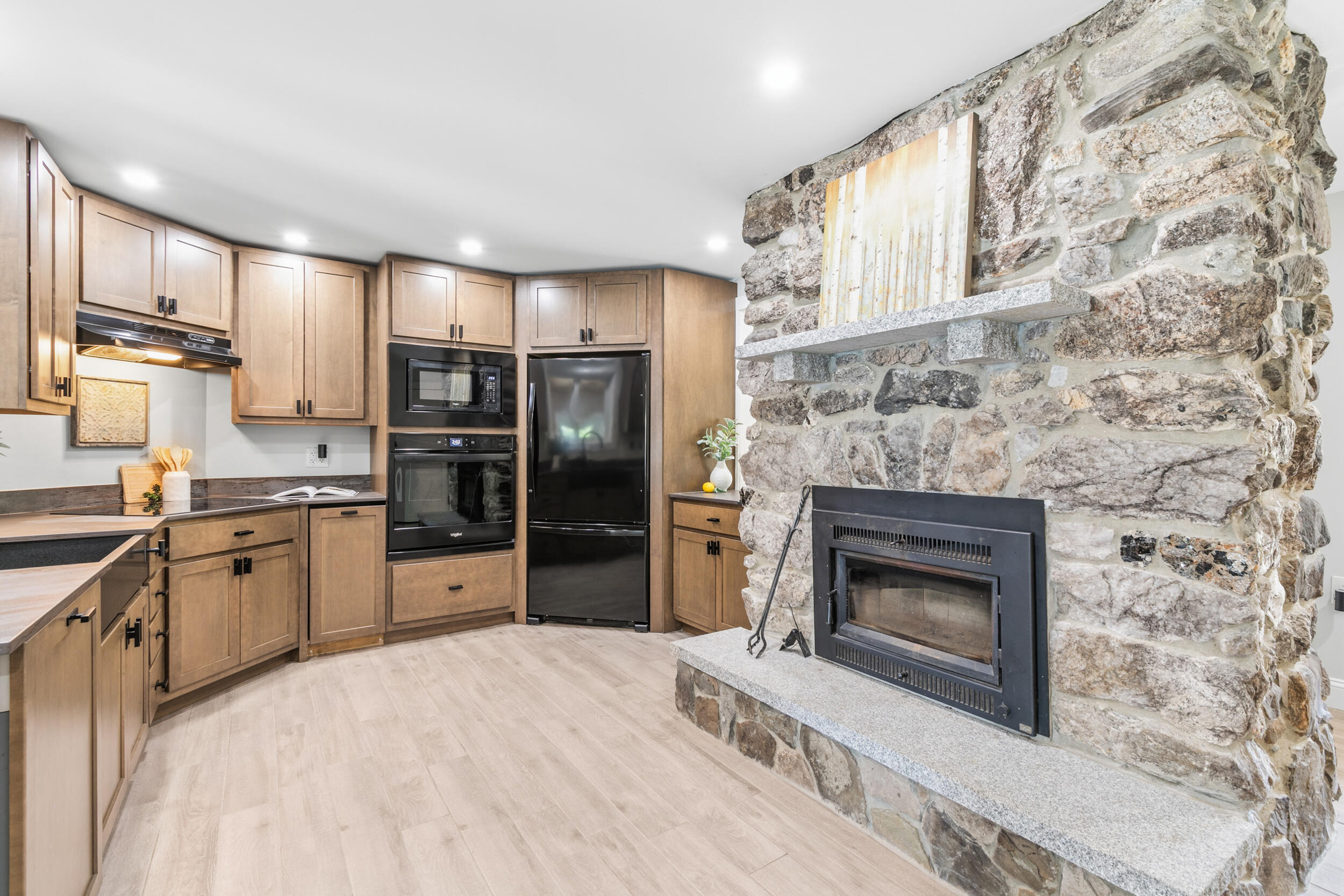 28 E Eleanor Avenue