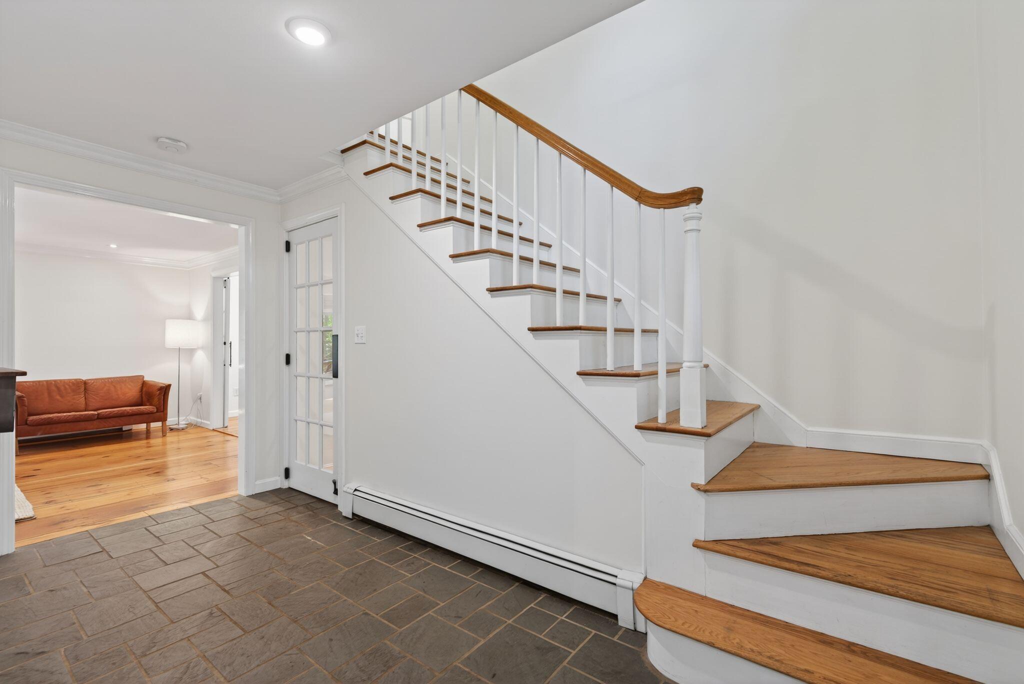 4 Commons Lane