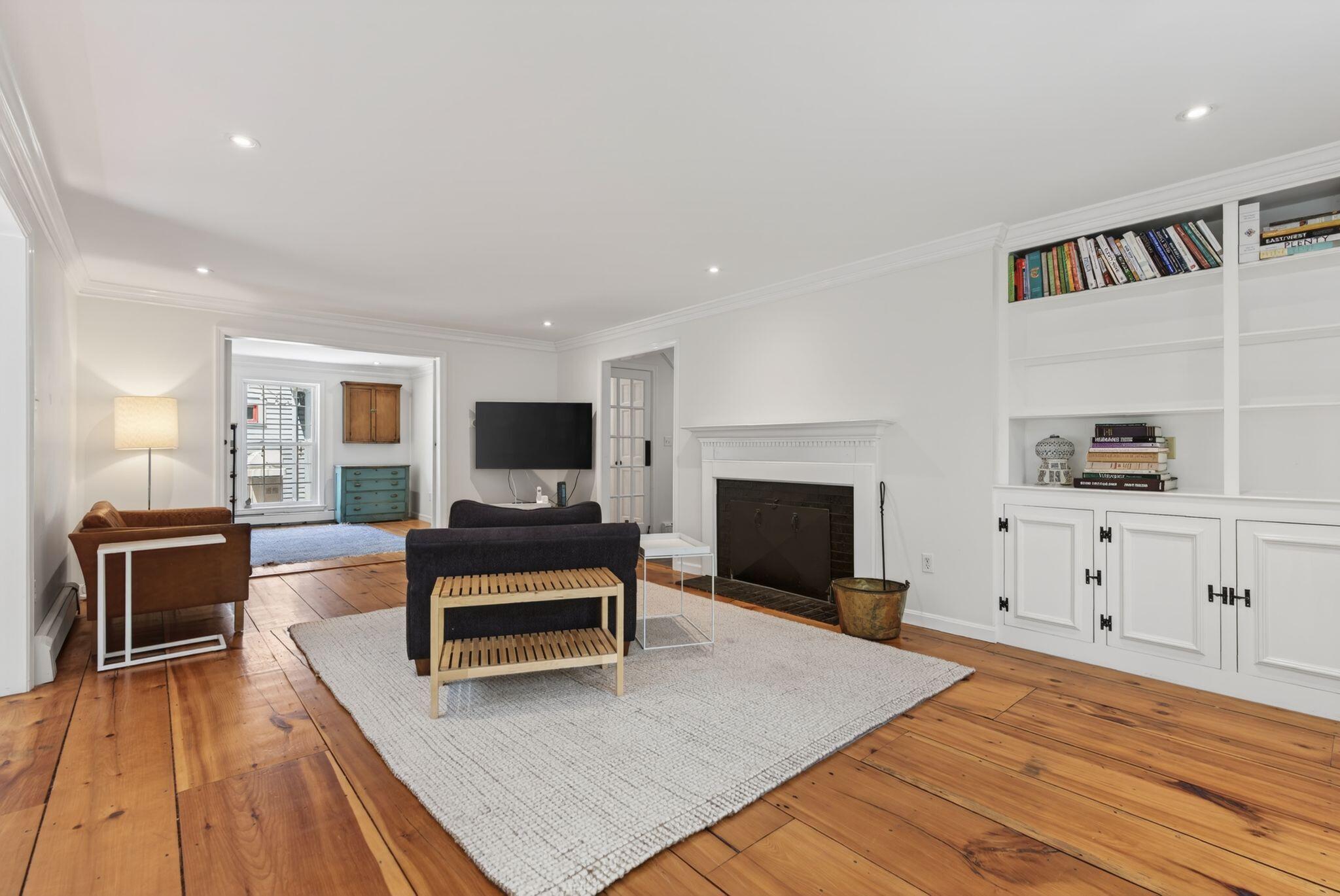 4 Commons Lane
