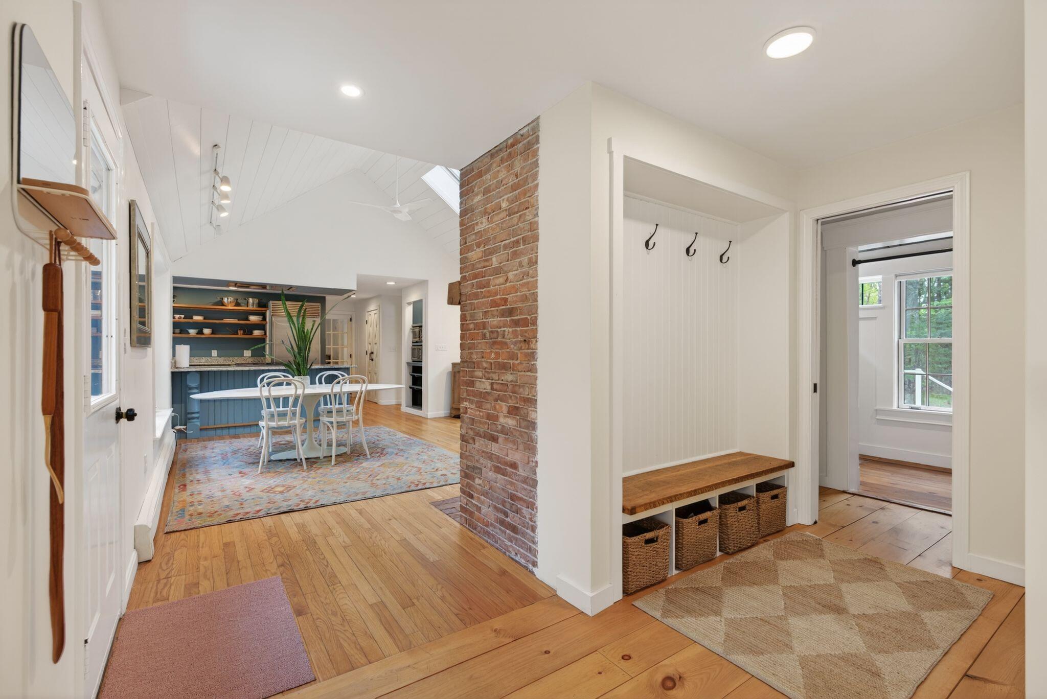 4 Commons Lane