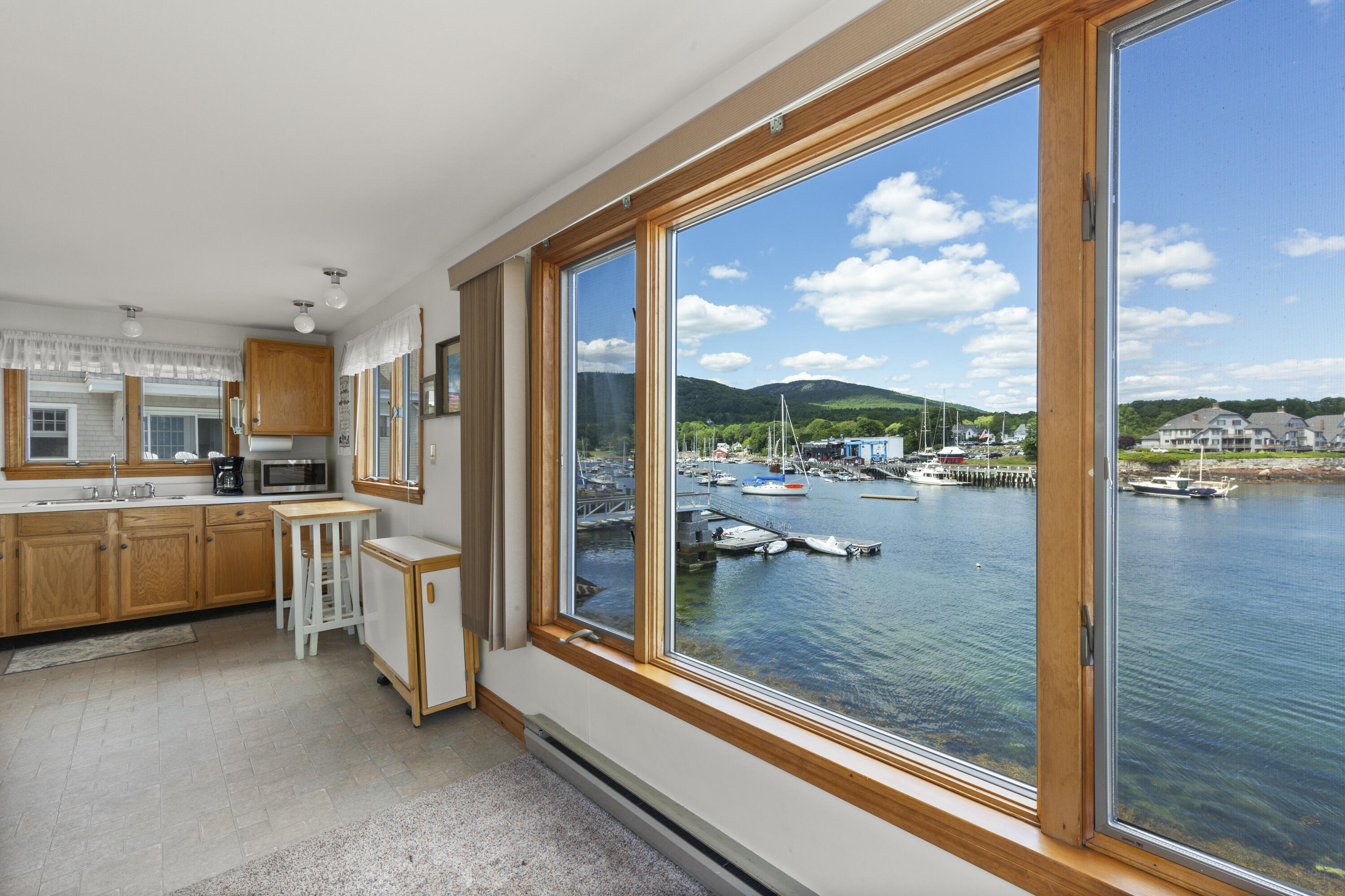 6 Bay Road
