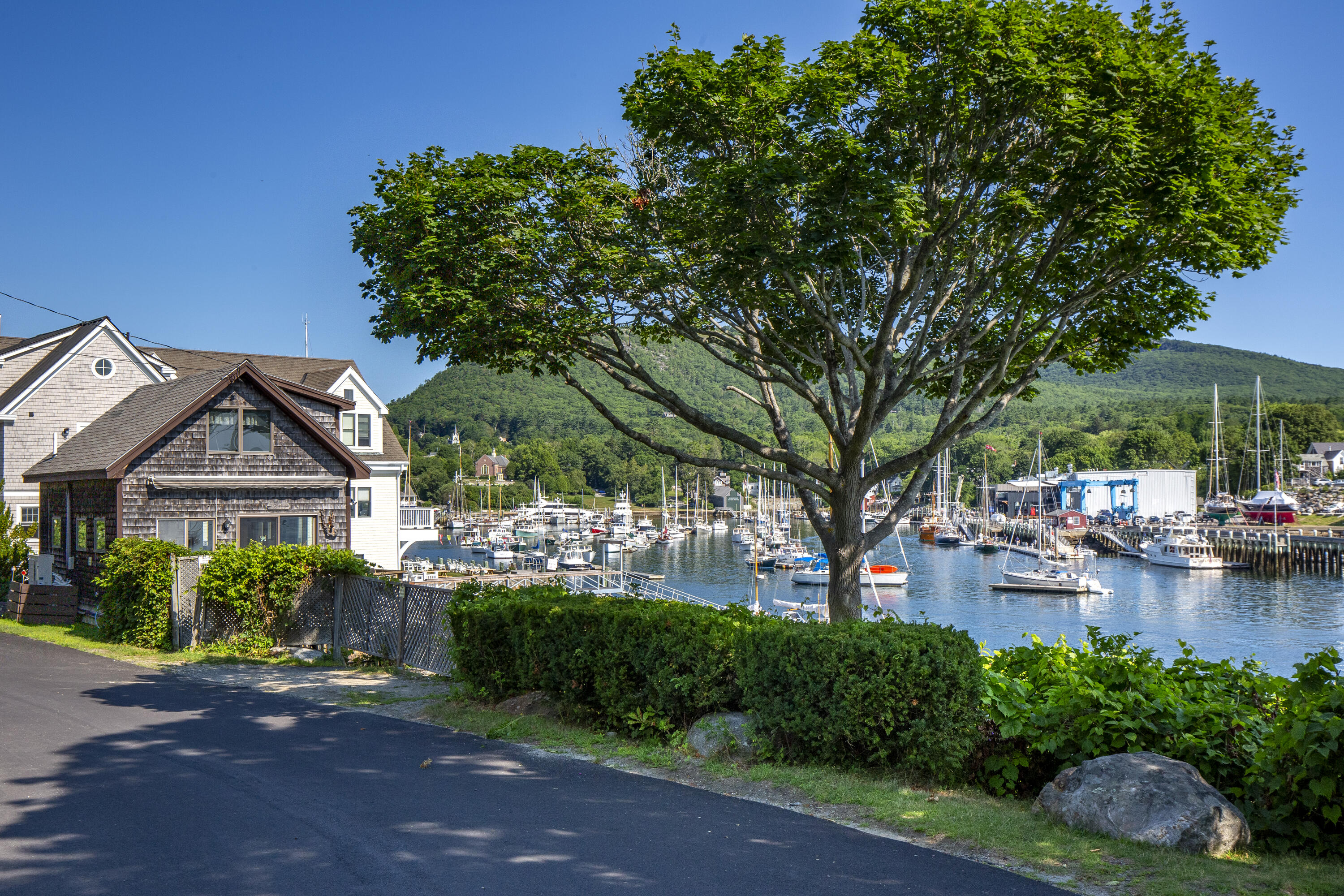 6 Bay Road