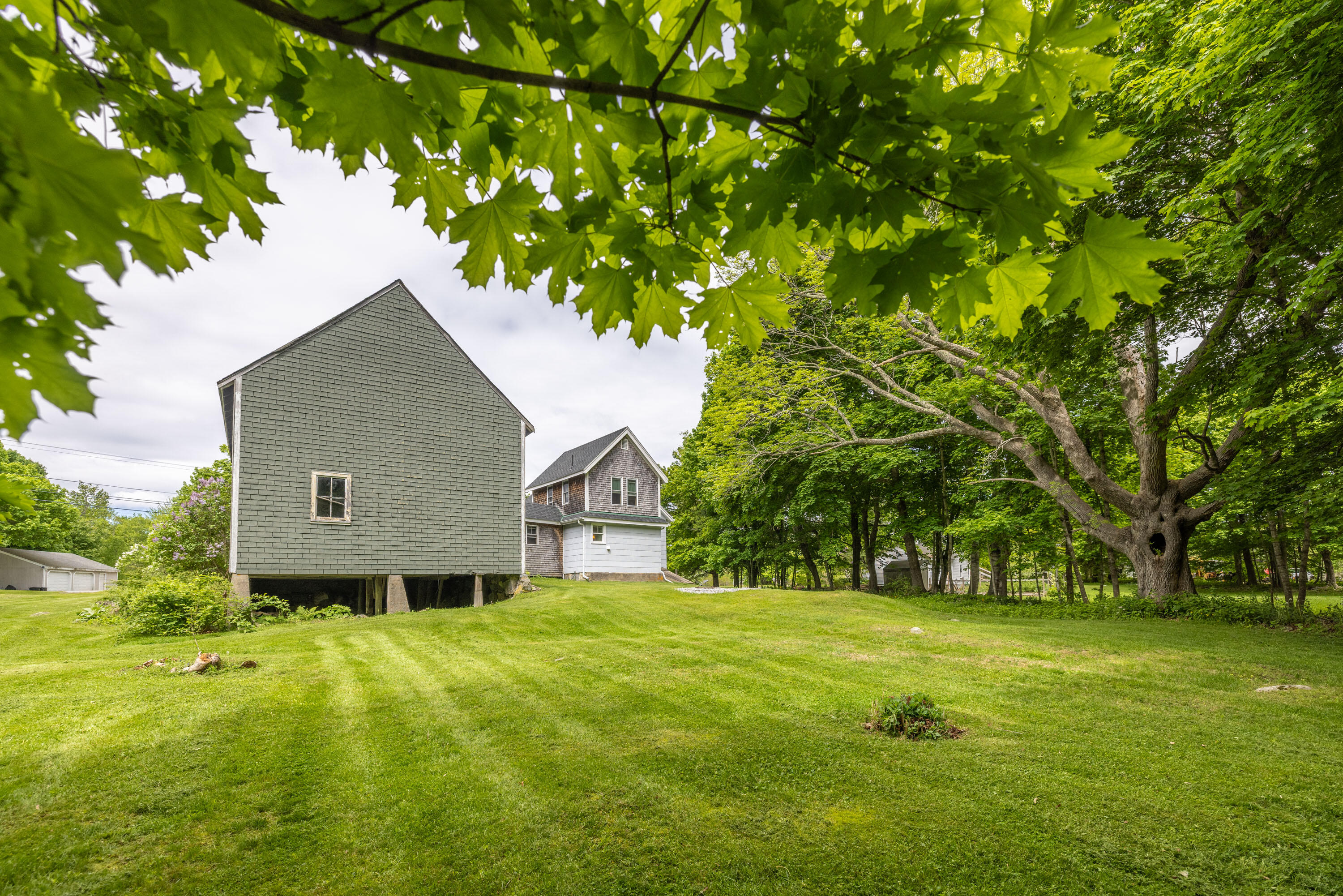 873 River Road
