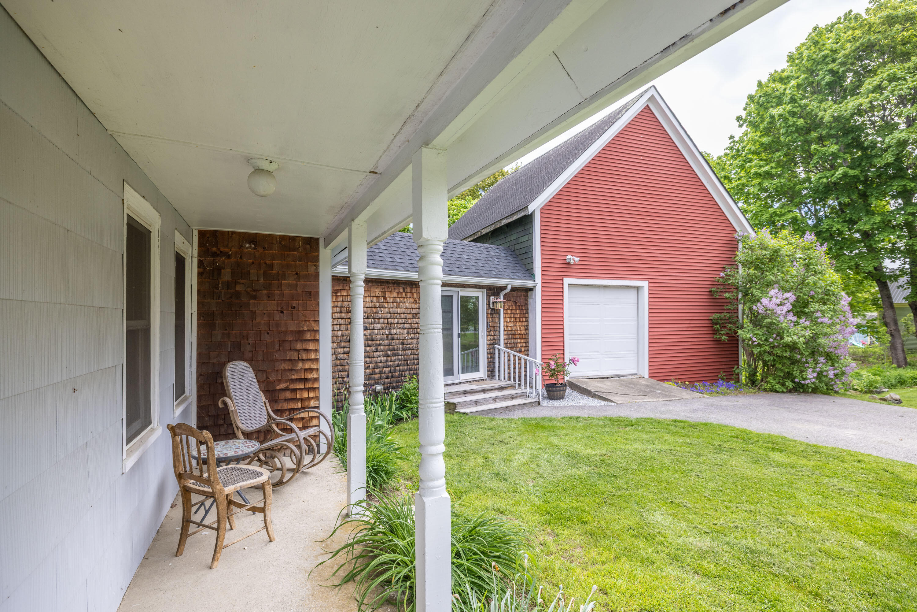 873 River Road
