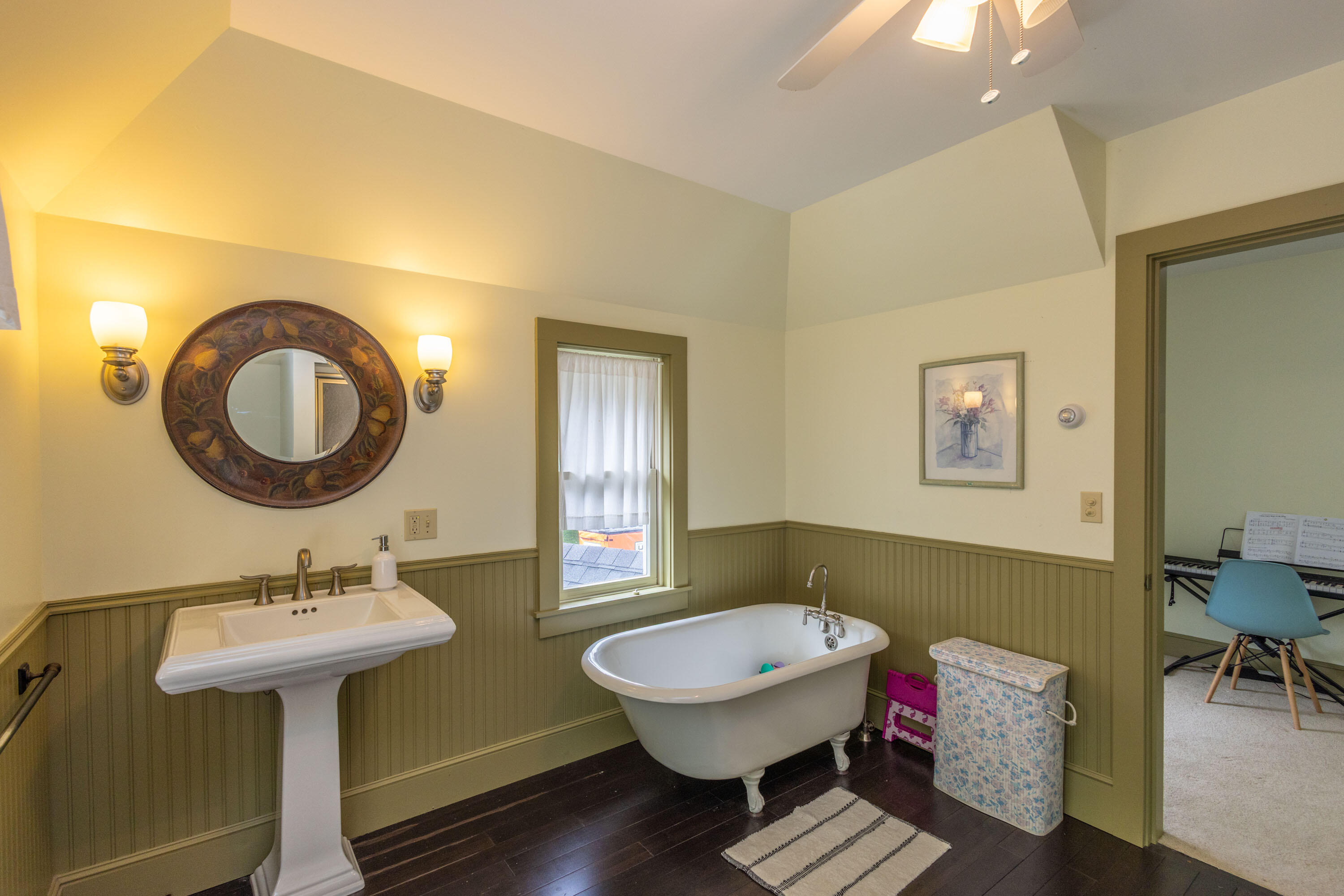873 River Road