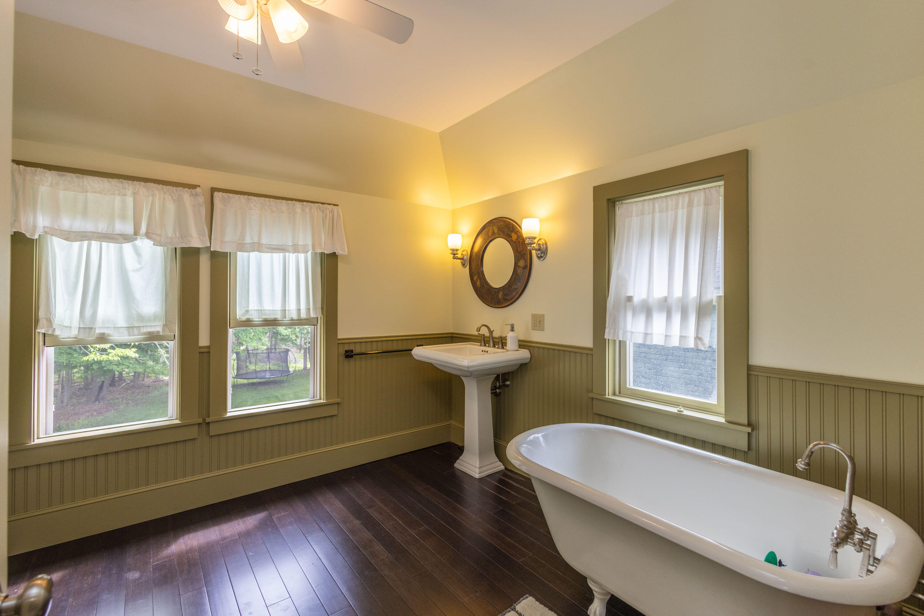 873 River Road
