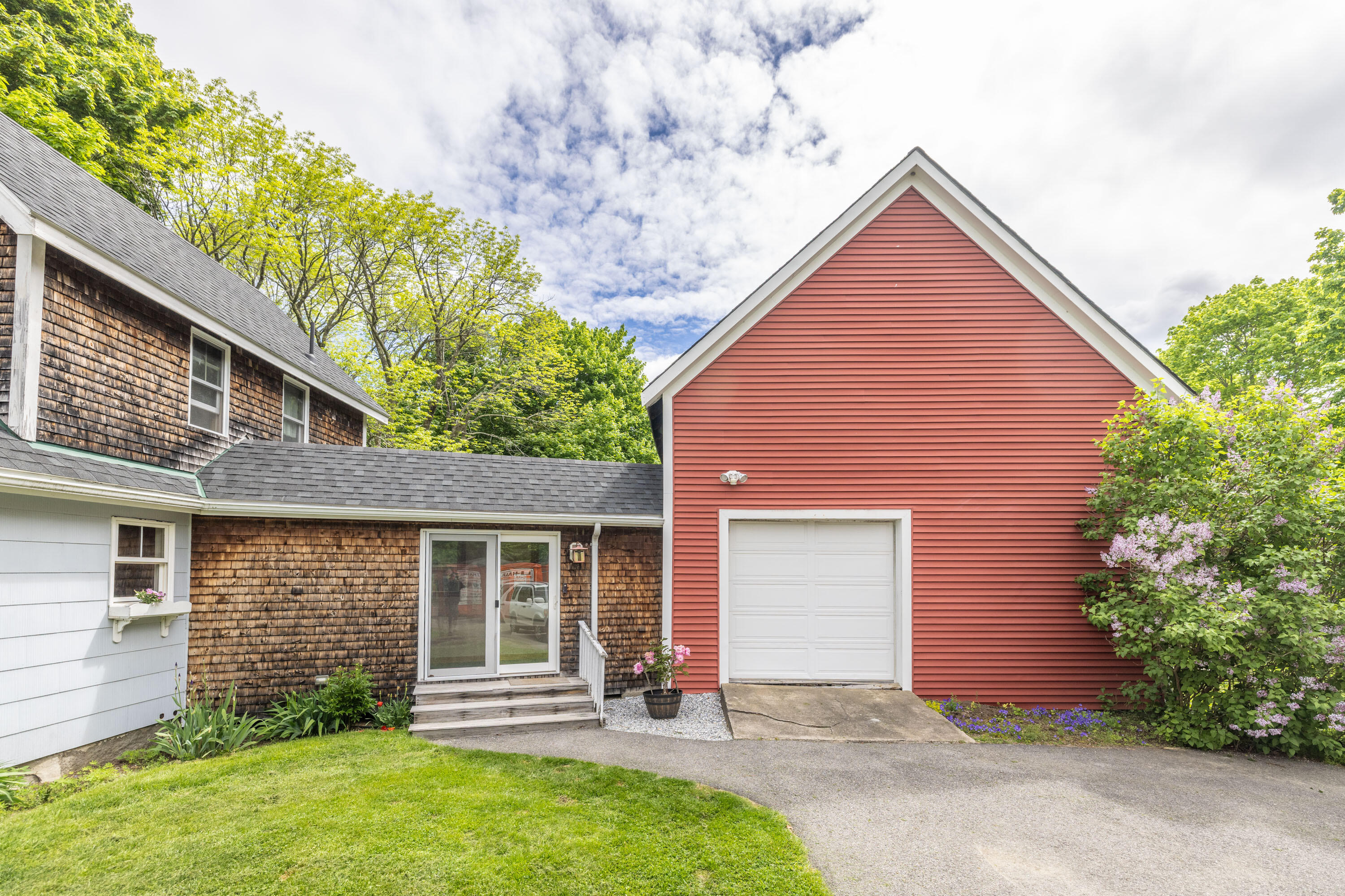 873 River Road