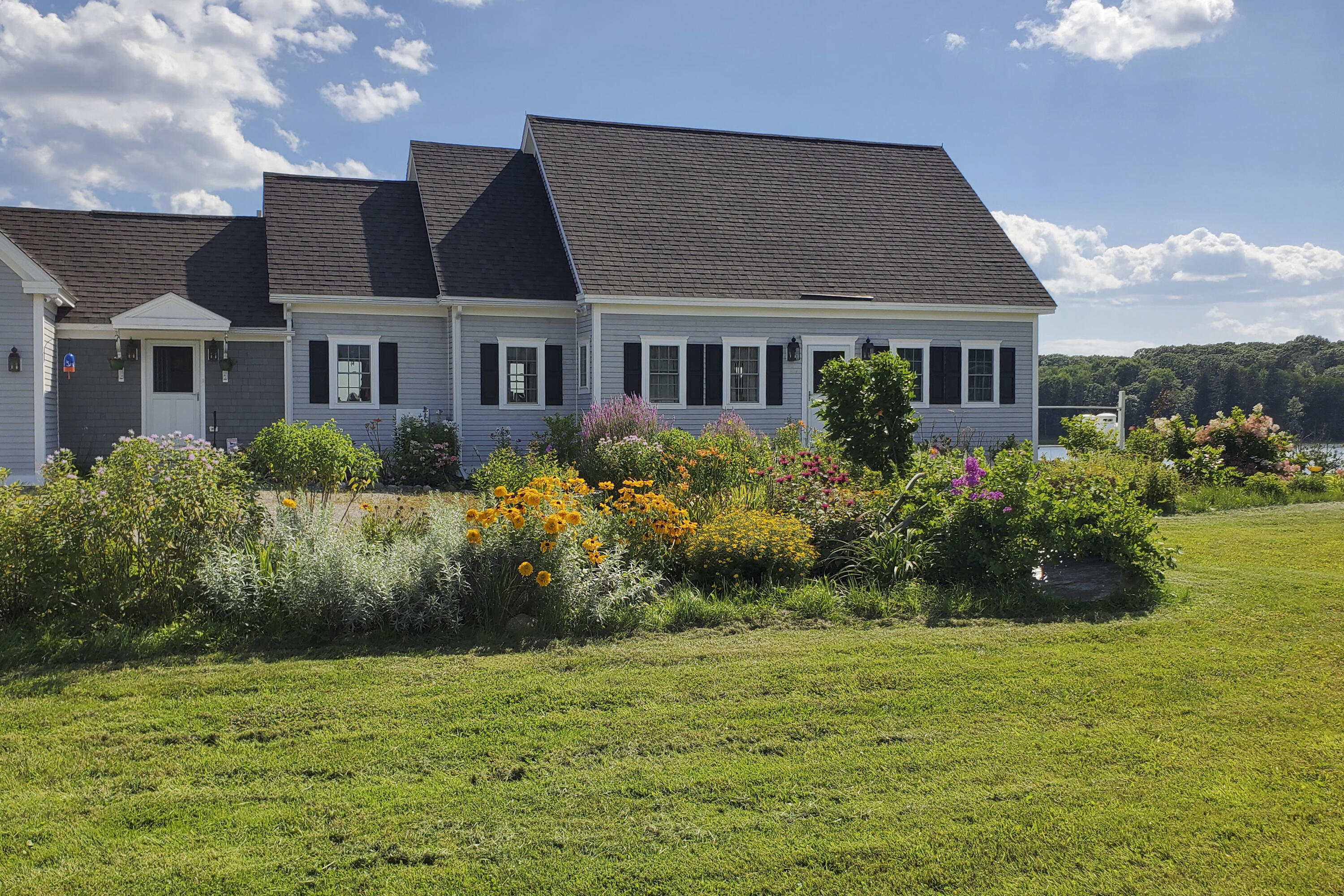 85 River Road