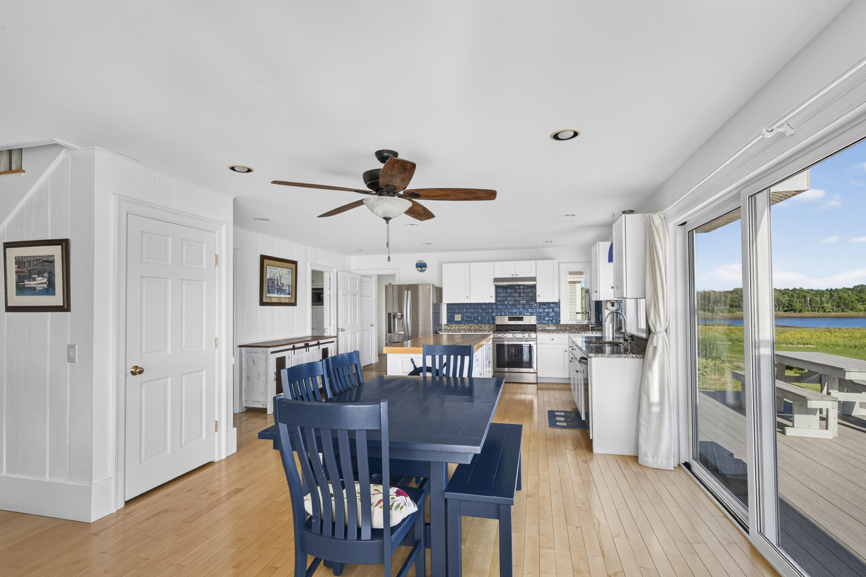 85 River Road