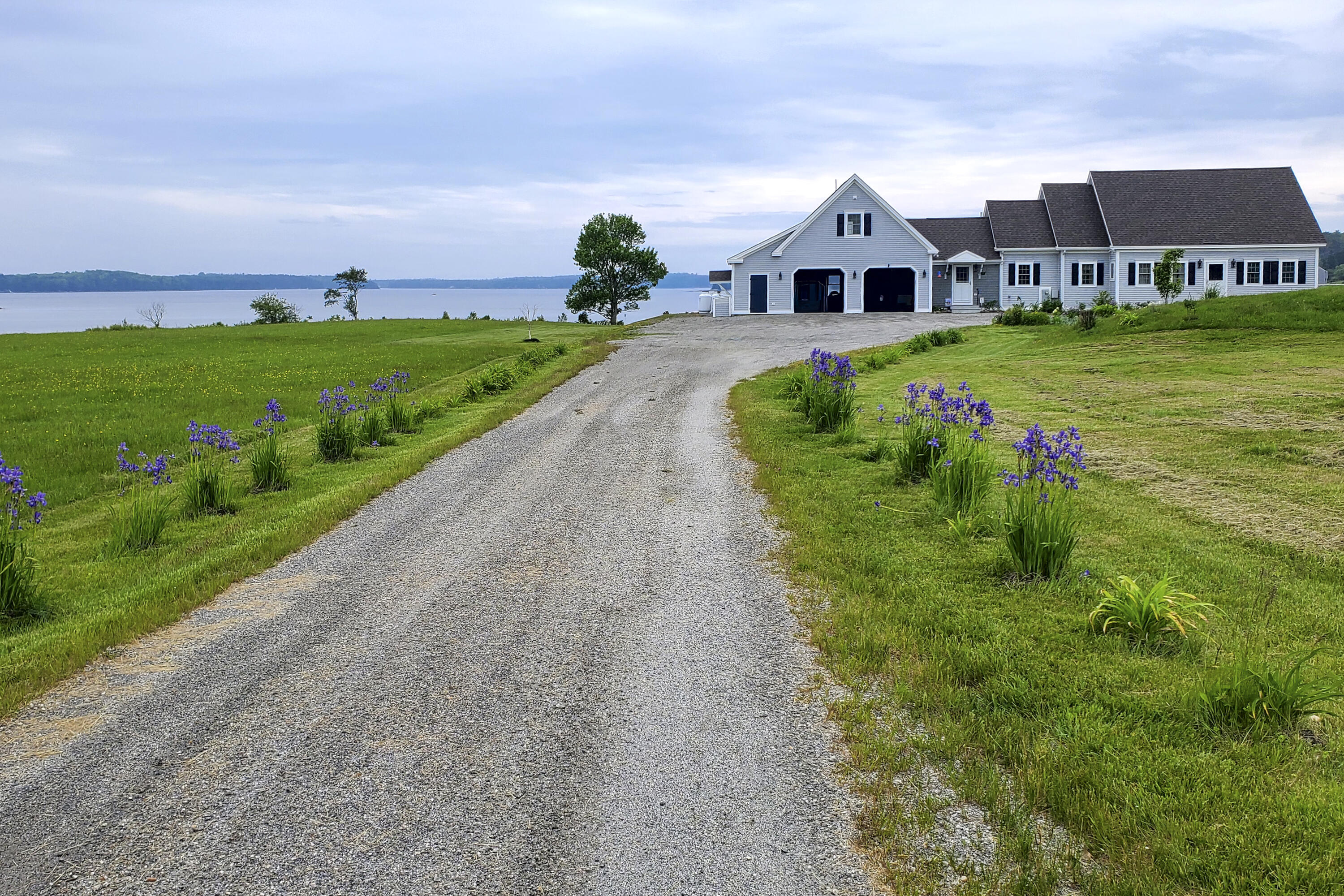 85 River Road