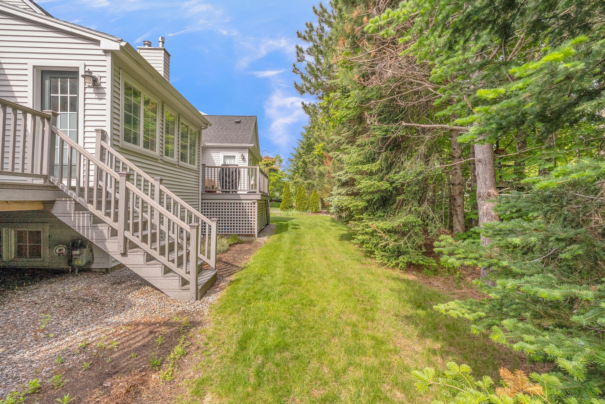 14 Larkspur Lane 24