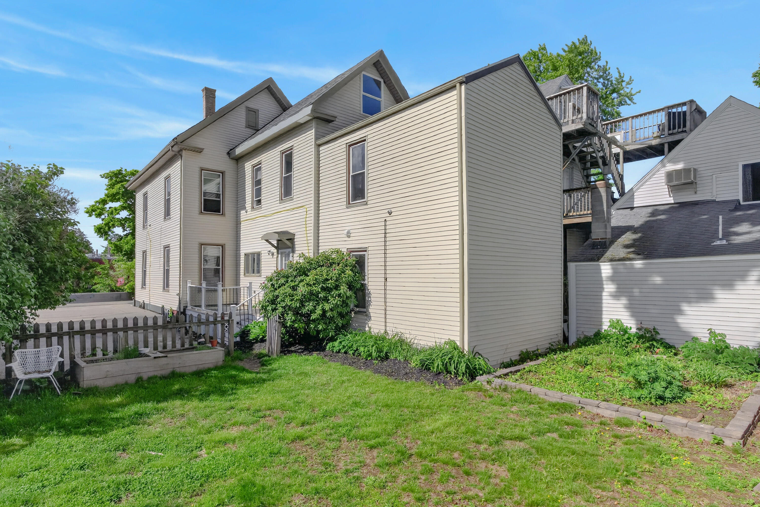 115 Woodford Street