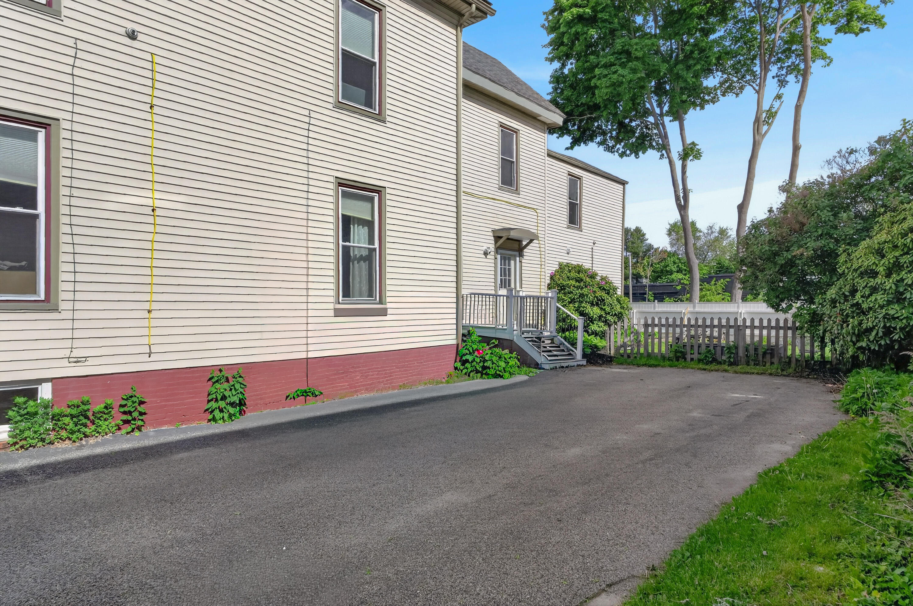 115 Woodford Street