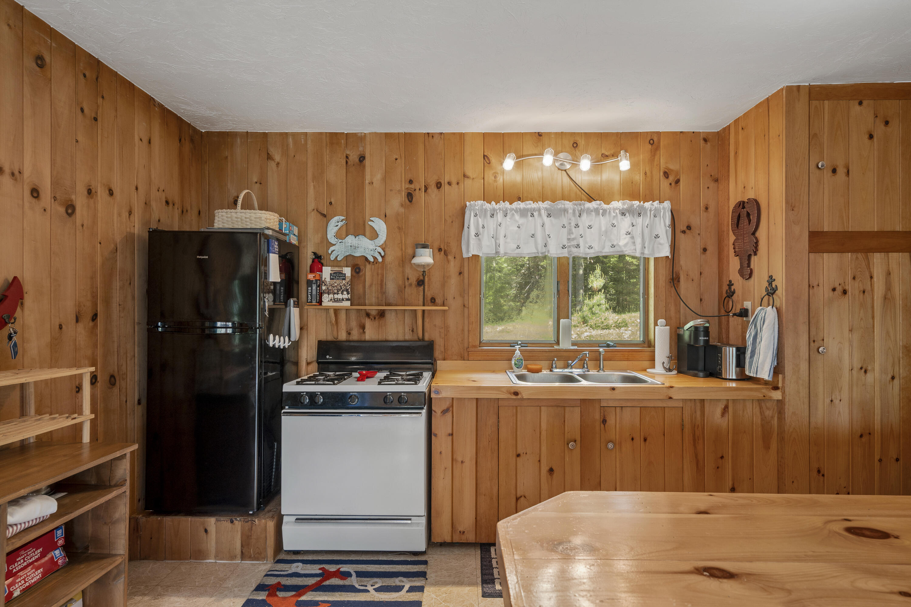 39 Birch Island S Street
