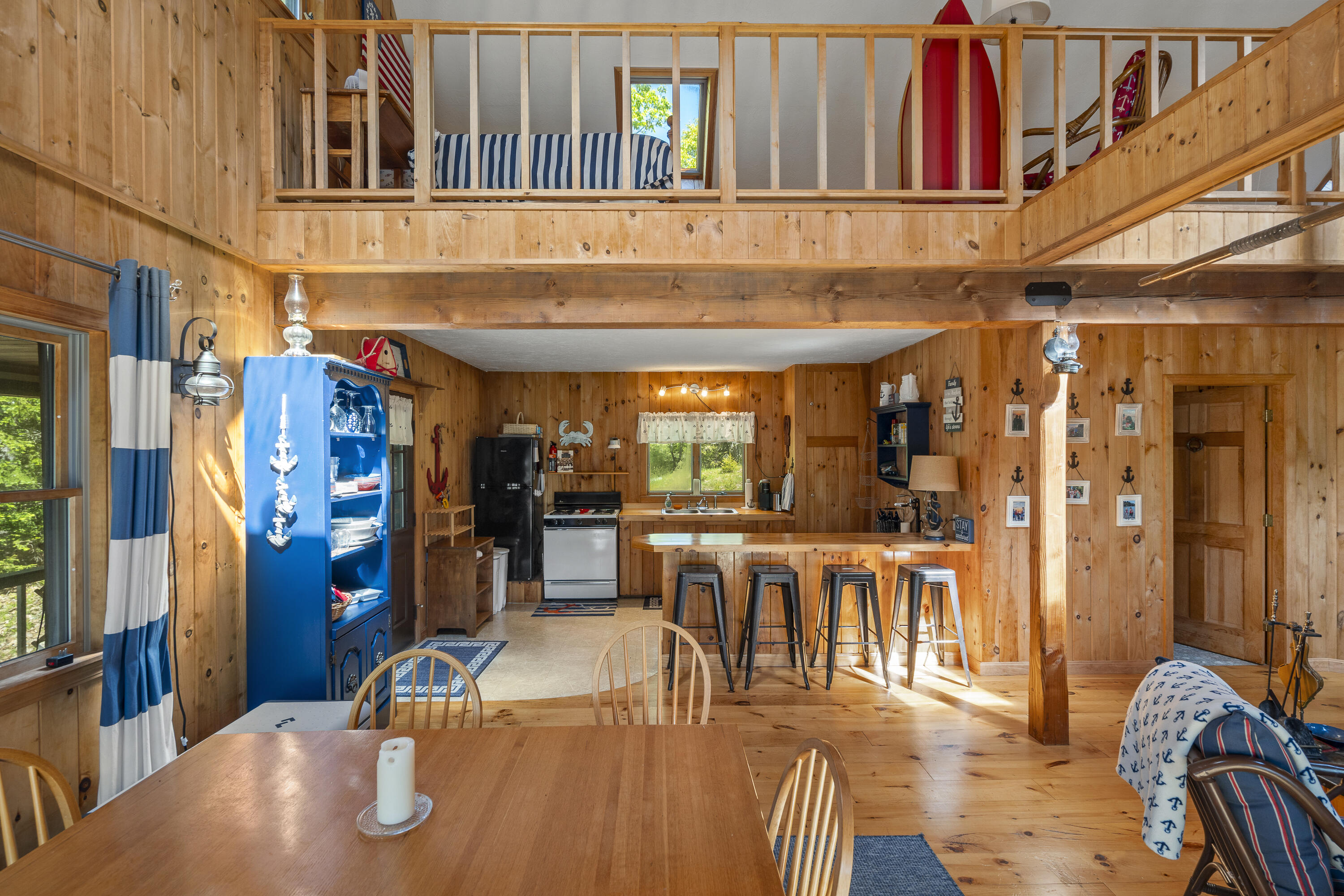 39 Birch Island S Street