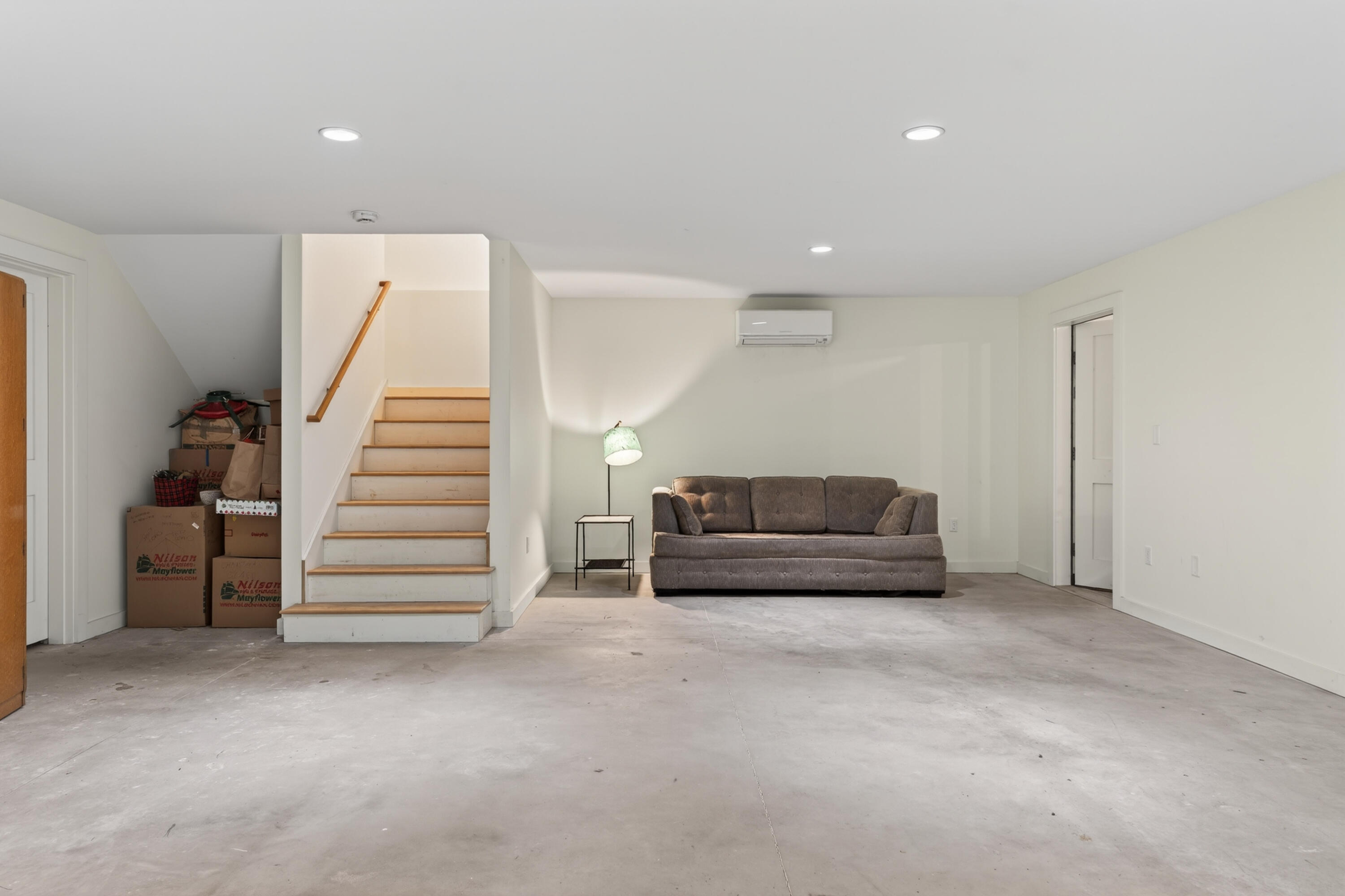 76 Hunter Way