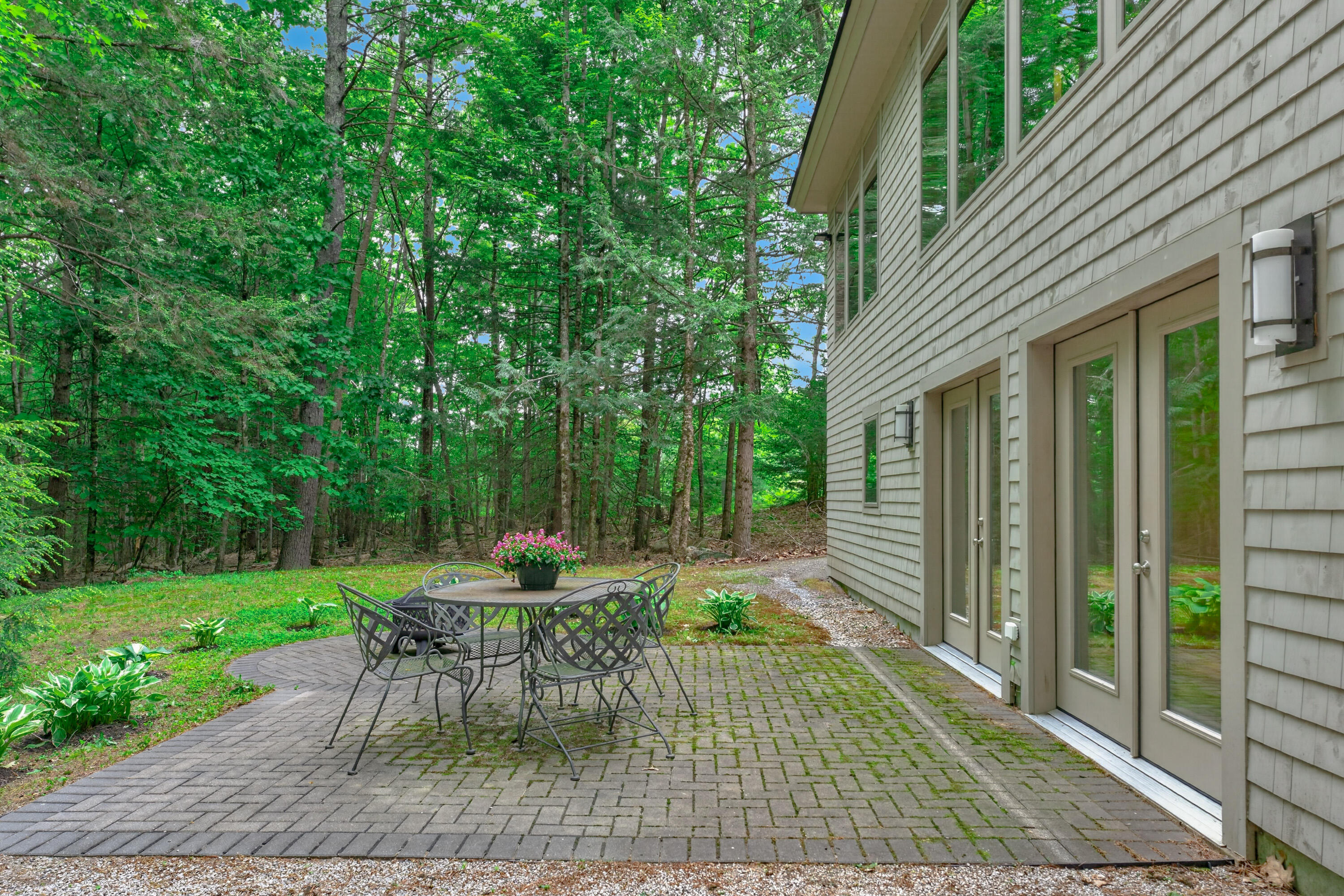 76 Hunter Way