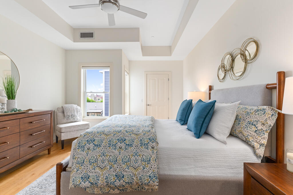 135 Sheridan Street 404