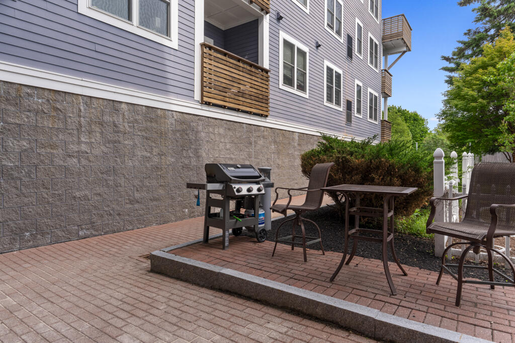 135 Sheridan Street 404