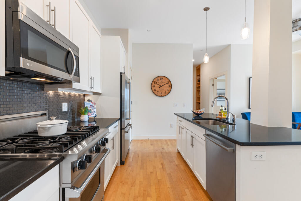 135 Sheridan Street 404