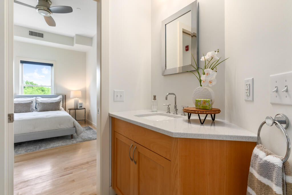 135 Sheridan Street 404