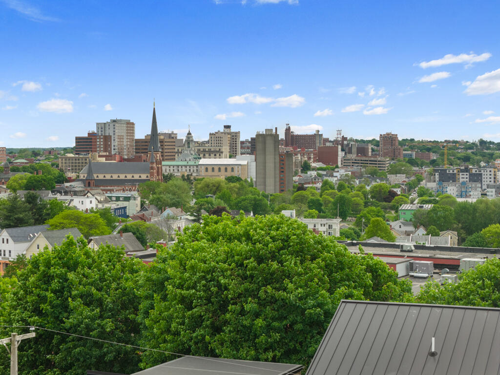 135 Sheridan Street 404