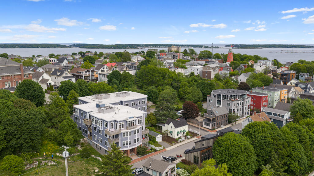 135 Sheridan Street 404