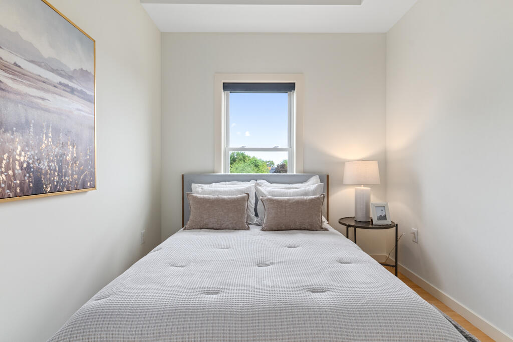 135 Sheridan Street 404