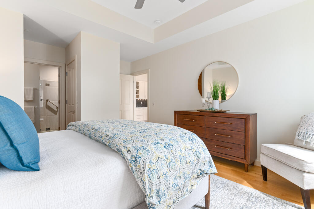 135 Sheridan Street 404
