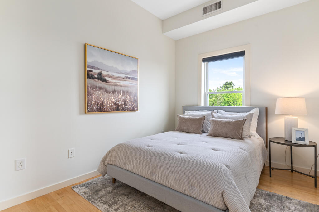 135 Sheridan Street 404