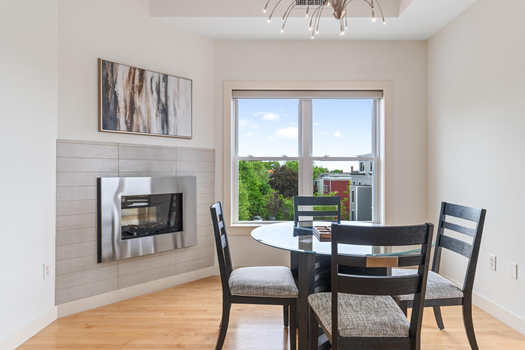 135 Sheridan Street 404
