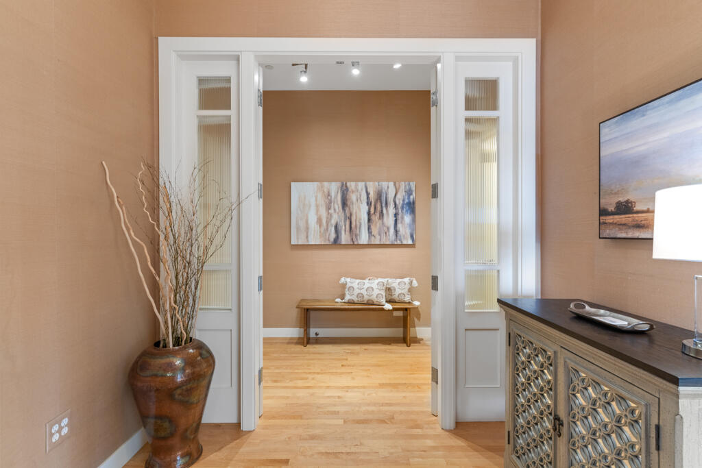 135 Sheridan Street 404