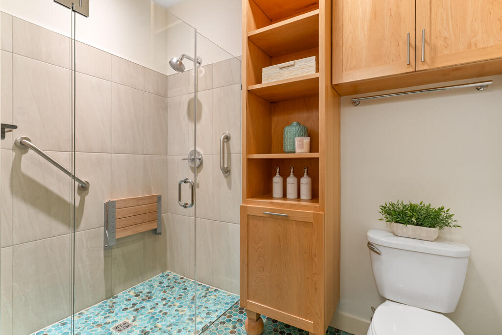 135 Sheridan Street 404