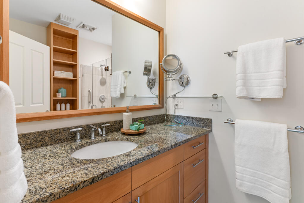 135 Sheridan Street 404