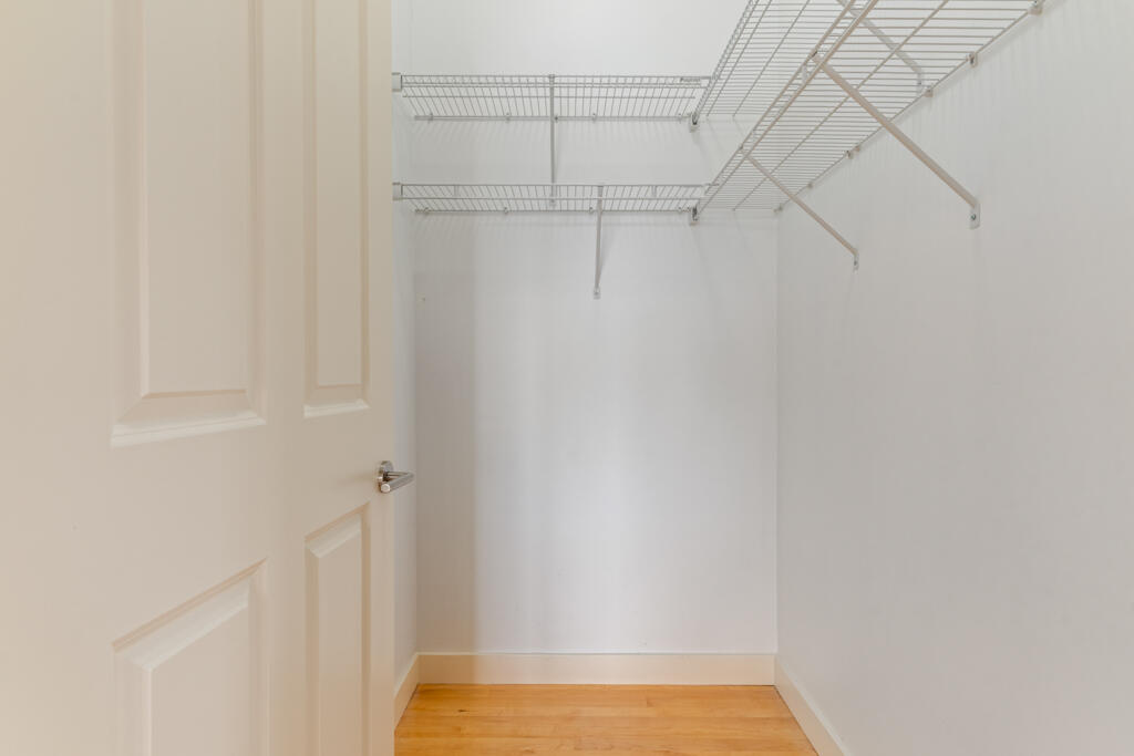 135 Sheridan Street 404
