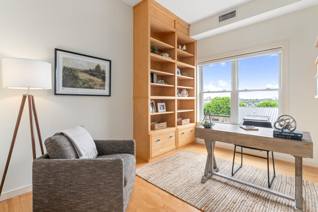 135 Sheridan Street 404