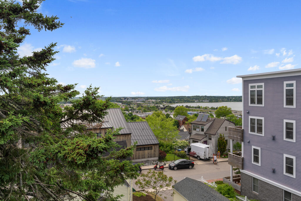 135 Sheridan Street 404