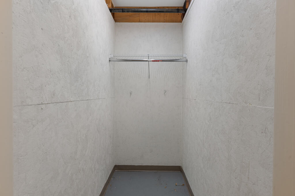 135 Sheridan Street 404
