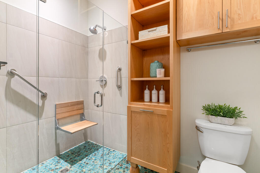 135 Sheridan Street 404