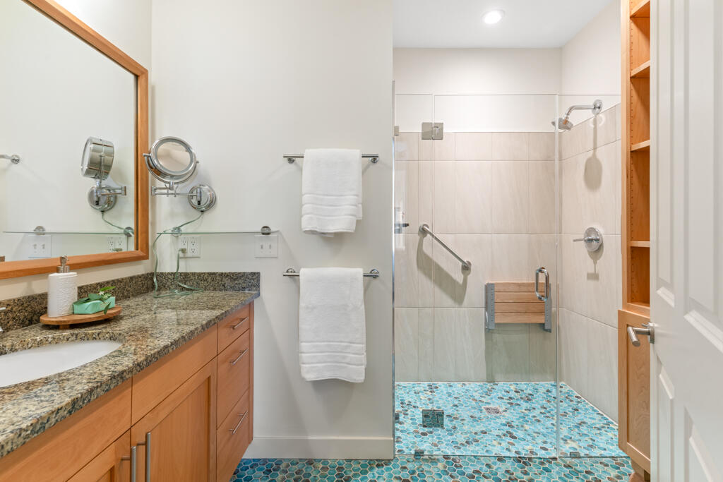 135 Sheridan Street 404