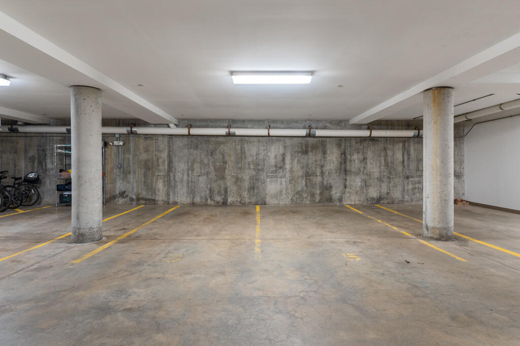 135 Sheridan Street 404
