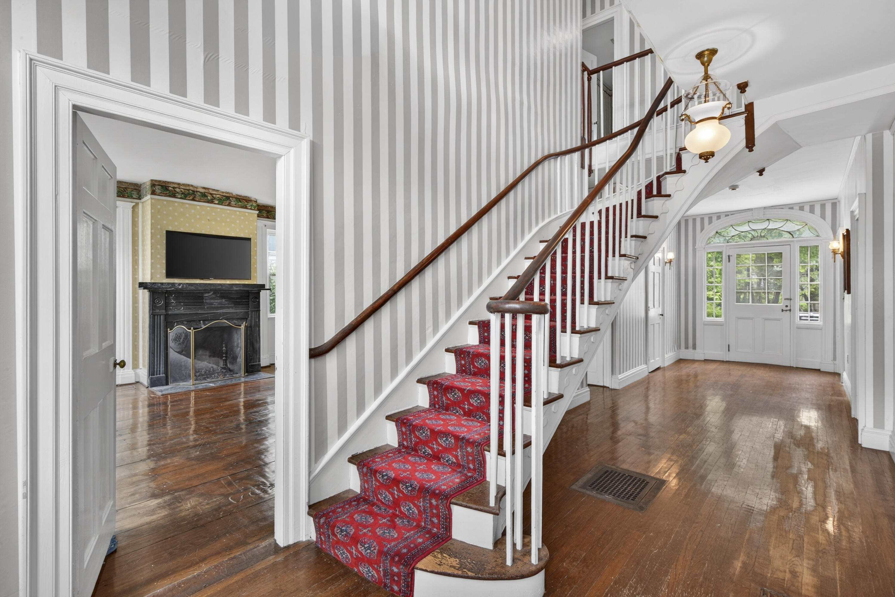 33 Main Street