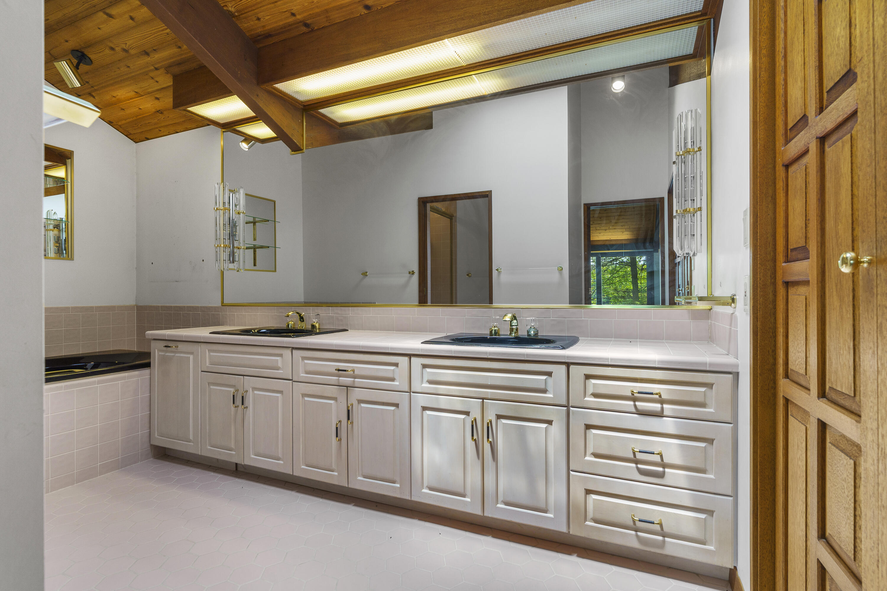 227 Quail Run Road