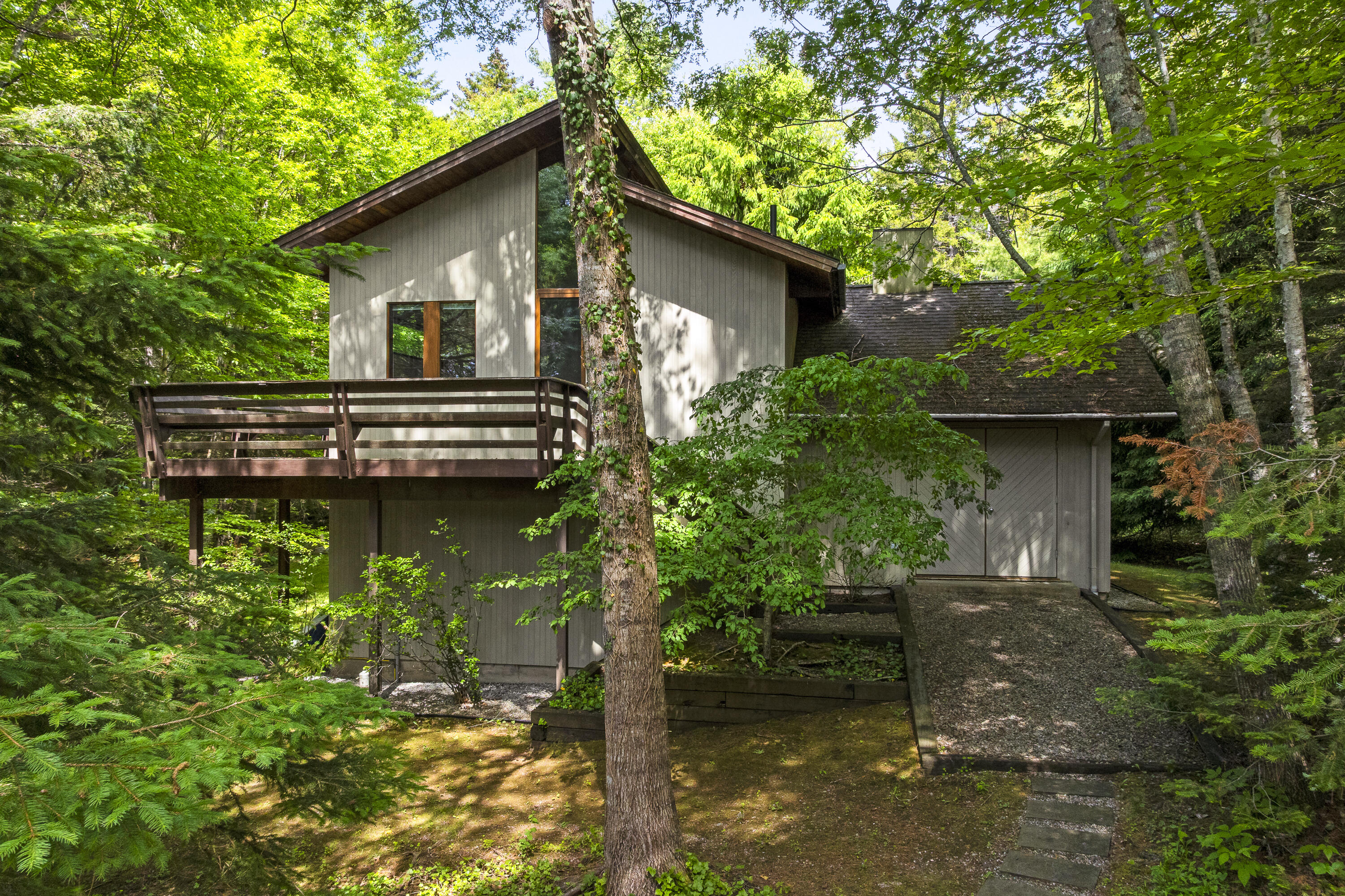 227 Quail Run Road