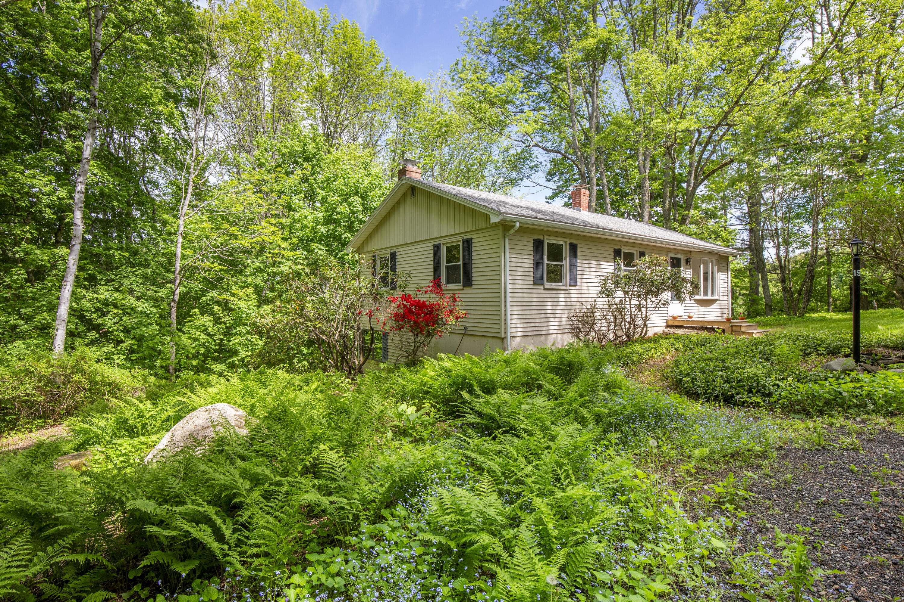 19 Robin Road