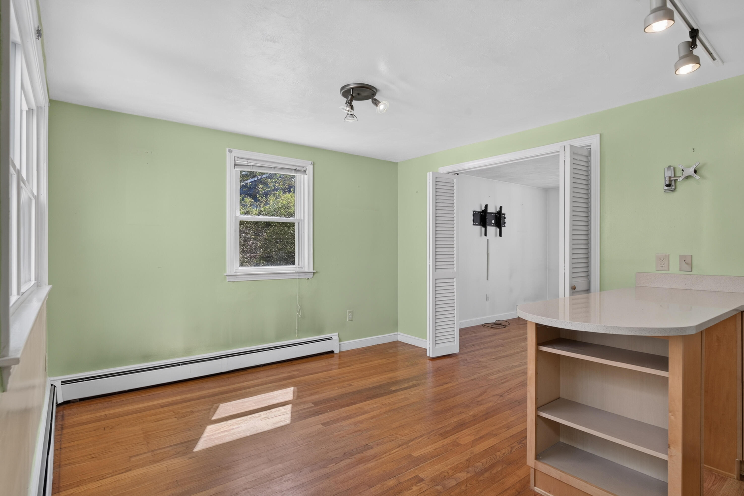 82 Columbia Avenue