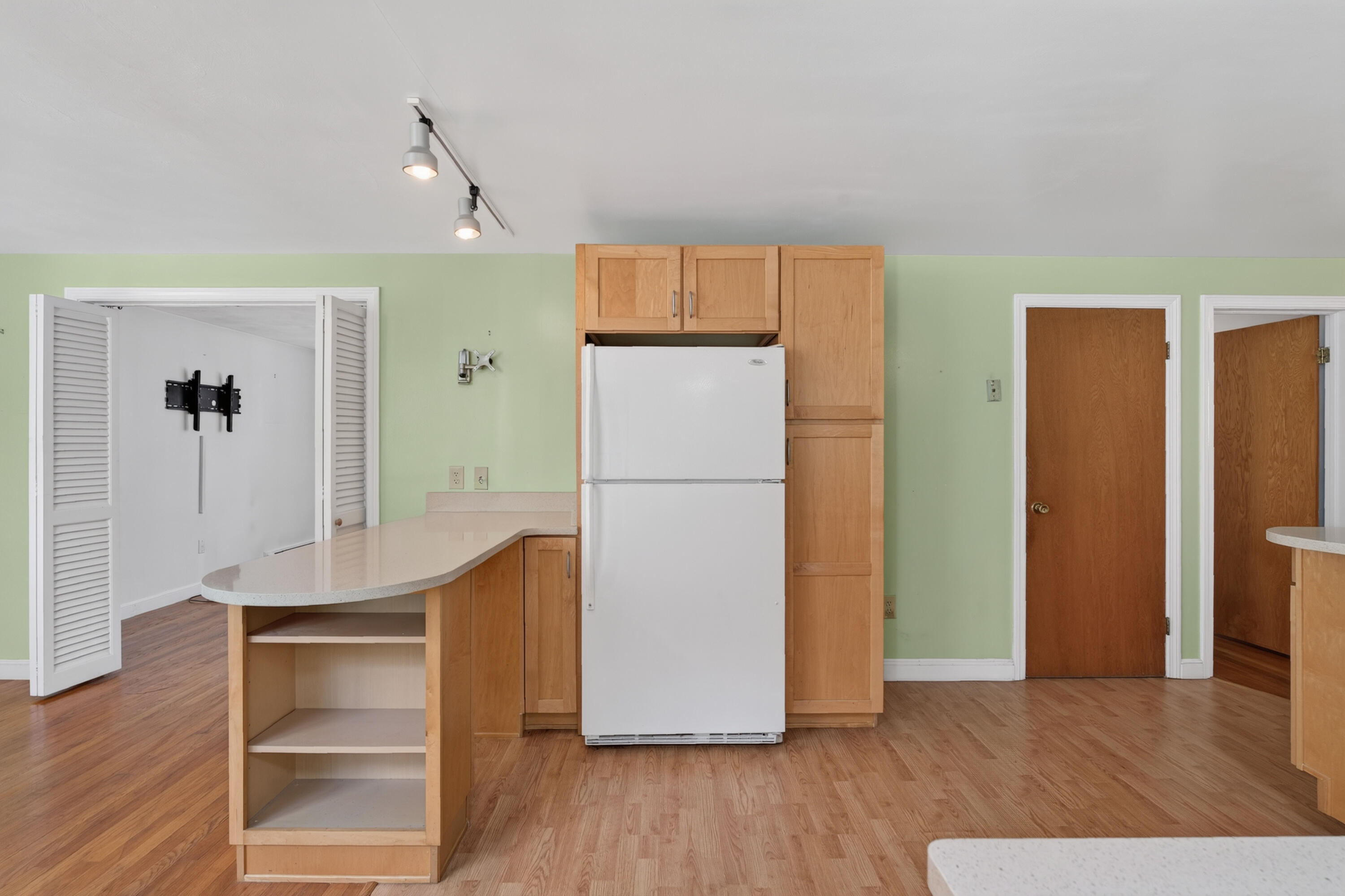 82 Columbia Avenue
