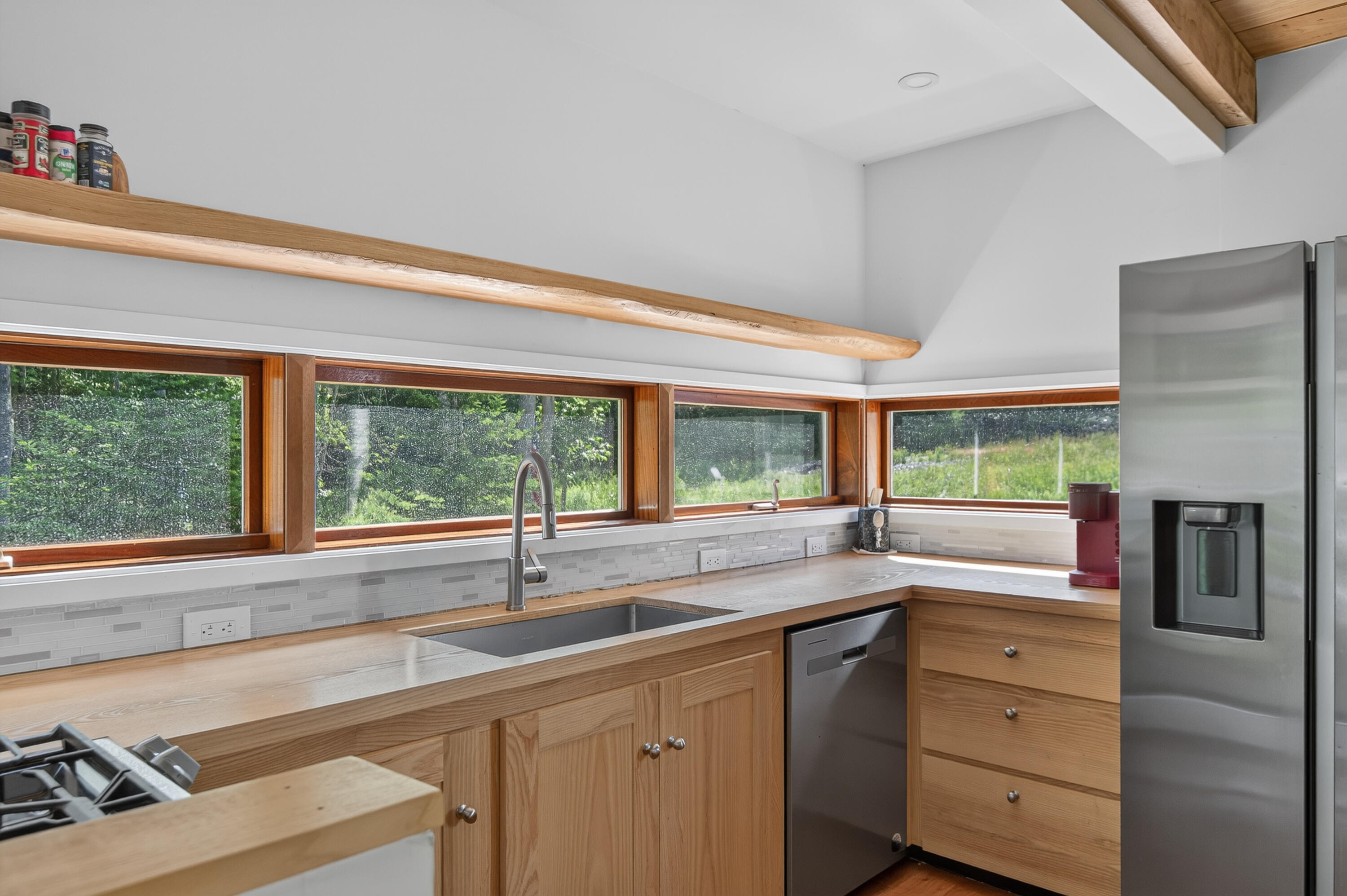 11 Ledgewood Drive
