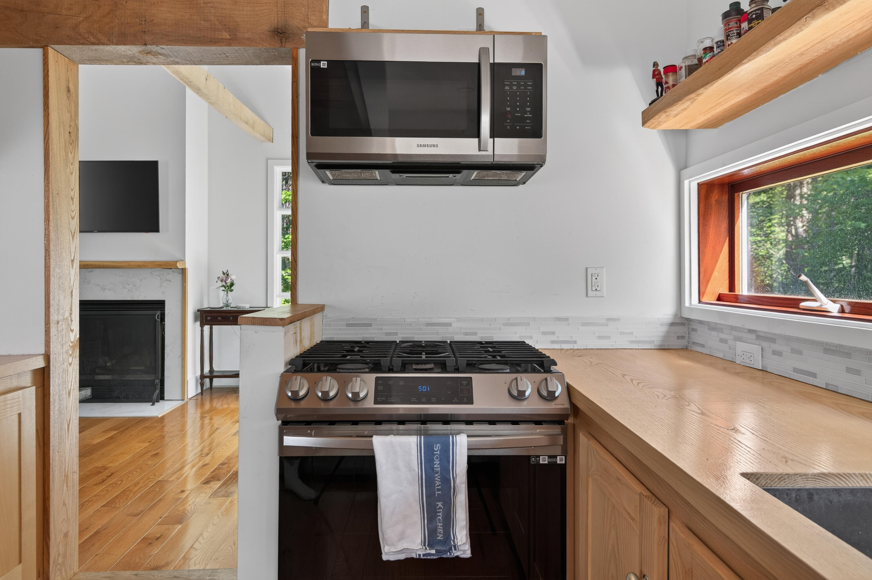 11 Ledgewood Drive