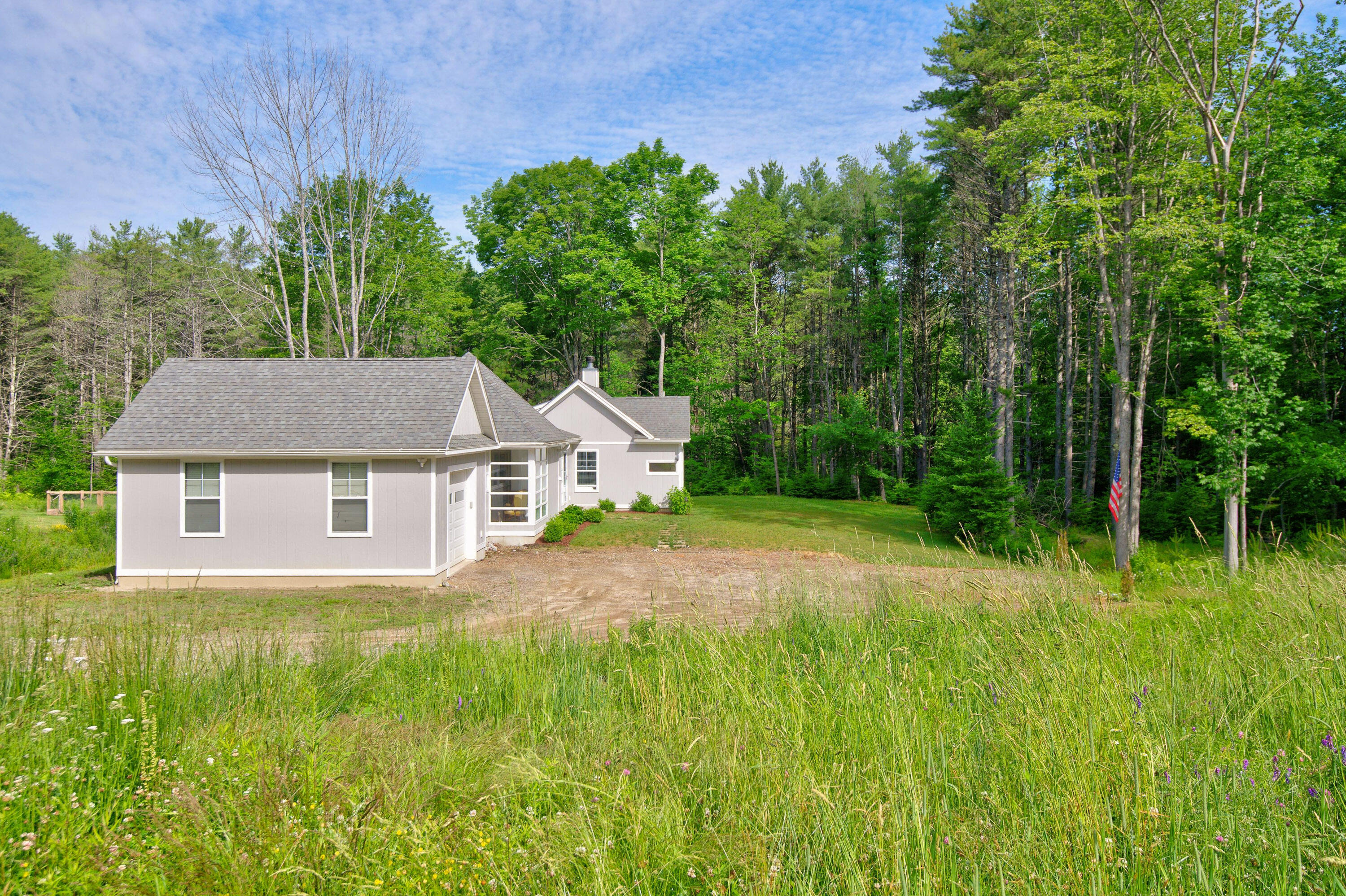 11 Ledgewood Drive